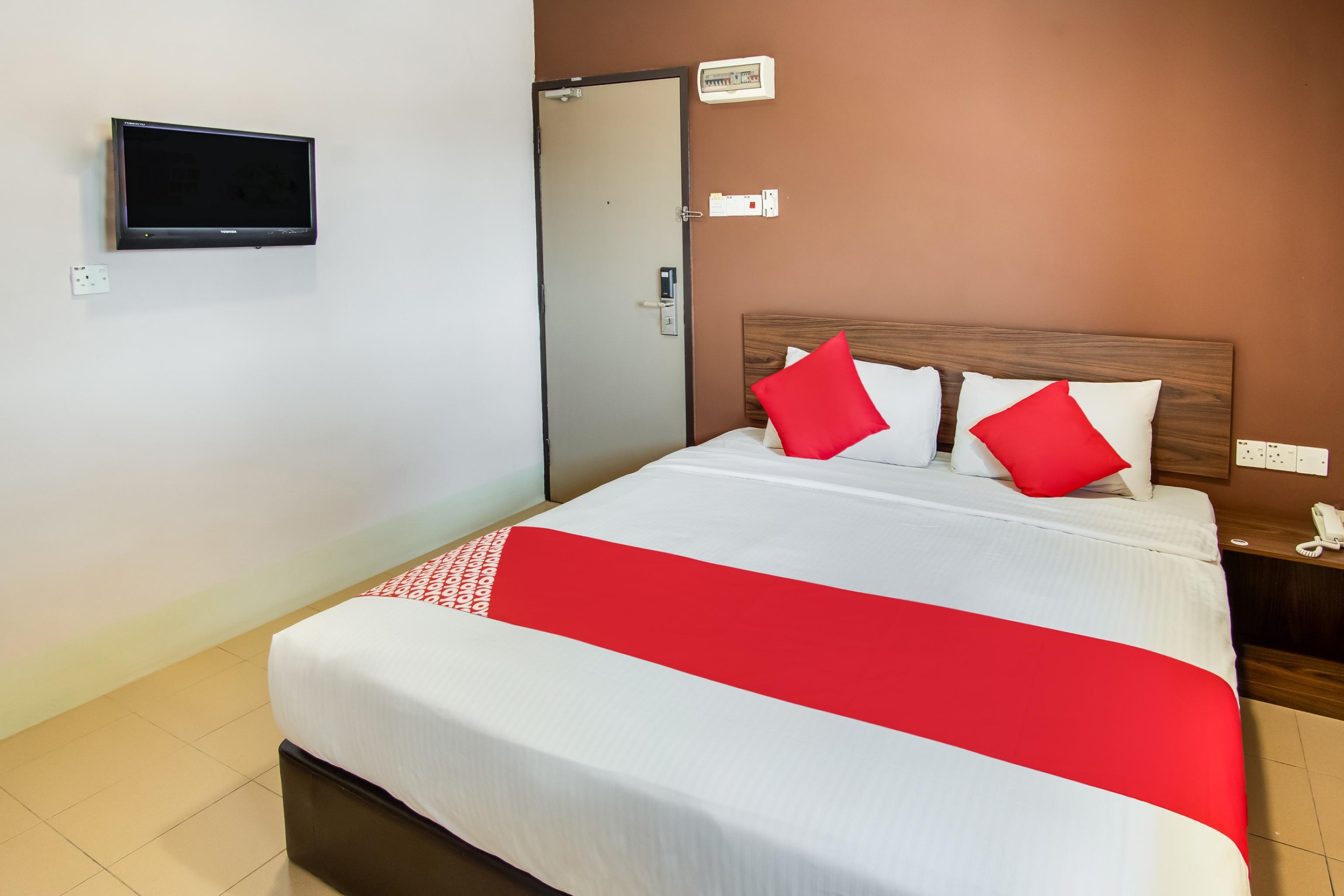 Oyo 89480 Dream House Hotel Skudai Exterior foto