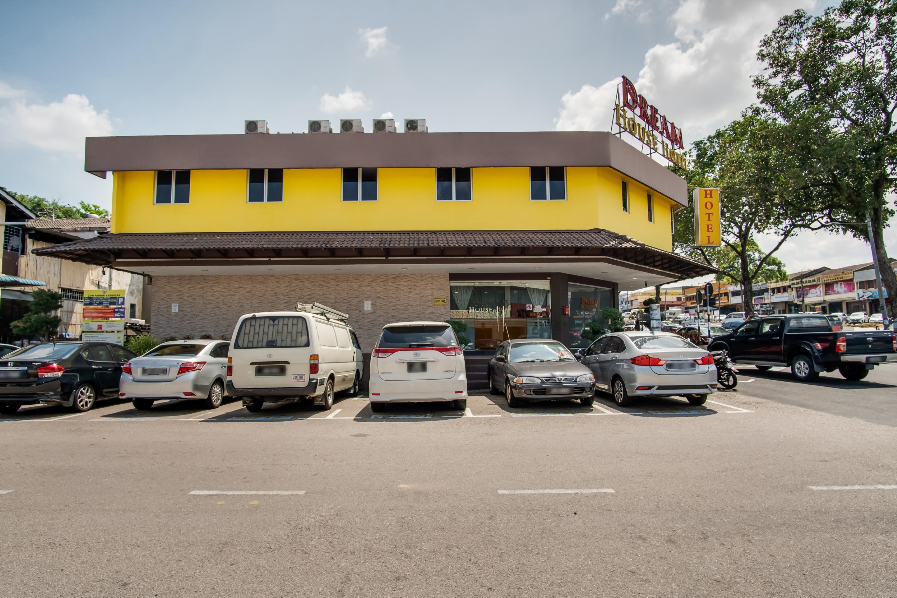 Oyo 89480 Dream House Hotel Skudai Exterior foto
