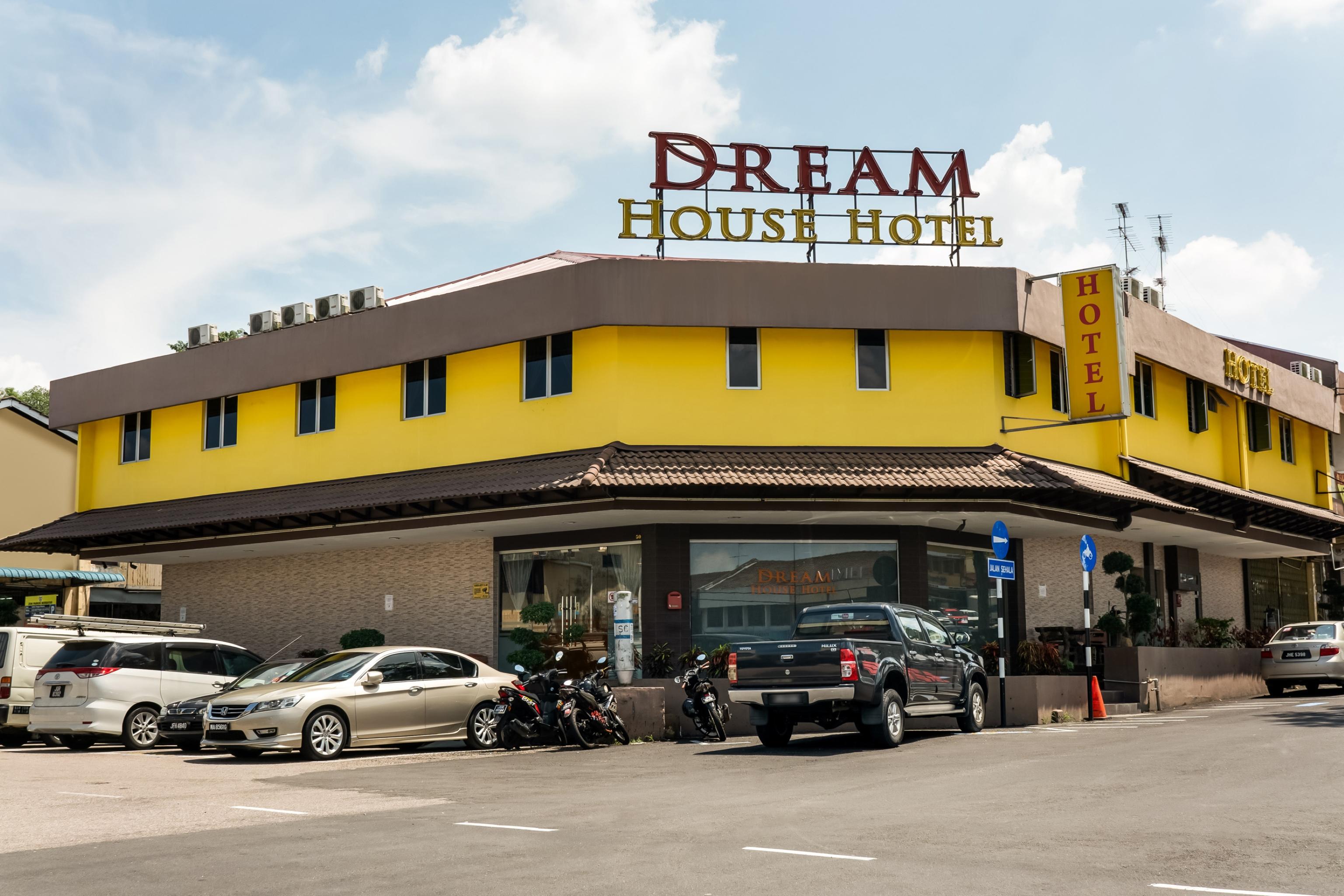 Oyo 89480 Dream House Hotel Skudai Exterior foto